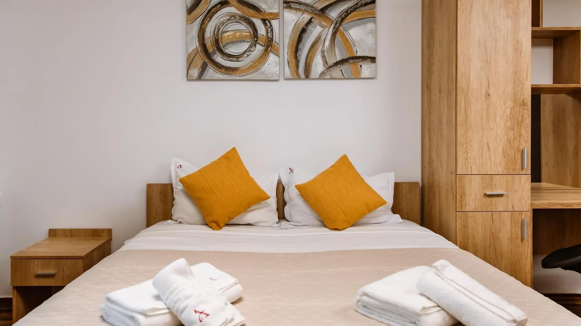 Zen Studio 1 With Balcony Bucharest Apartment